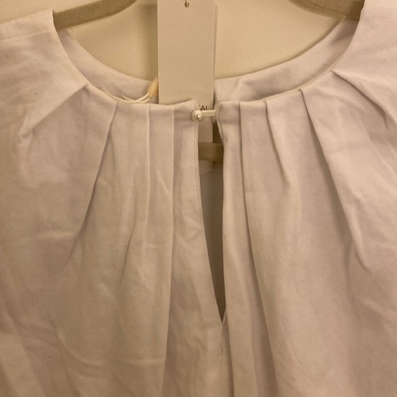 SOLD 🌻5/$15 White Boxy T Shirt with Frills - Picture 4 of 5